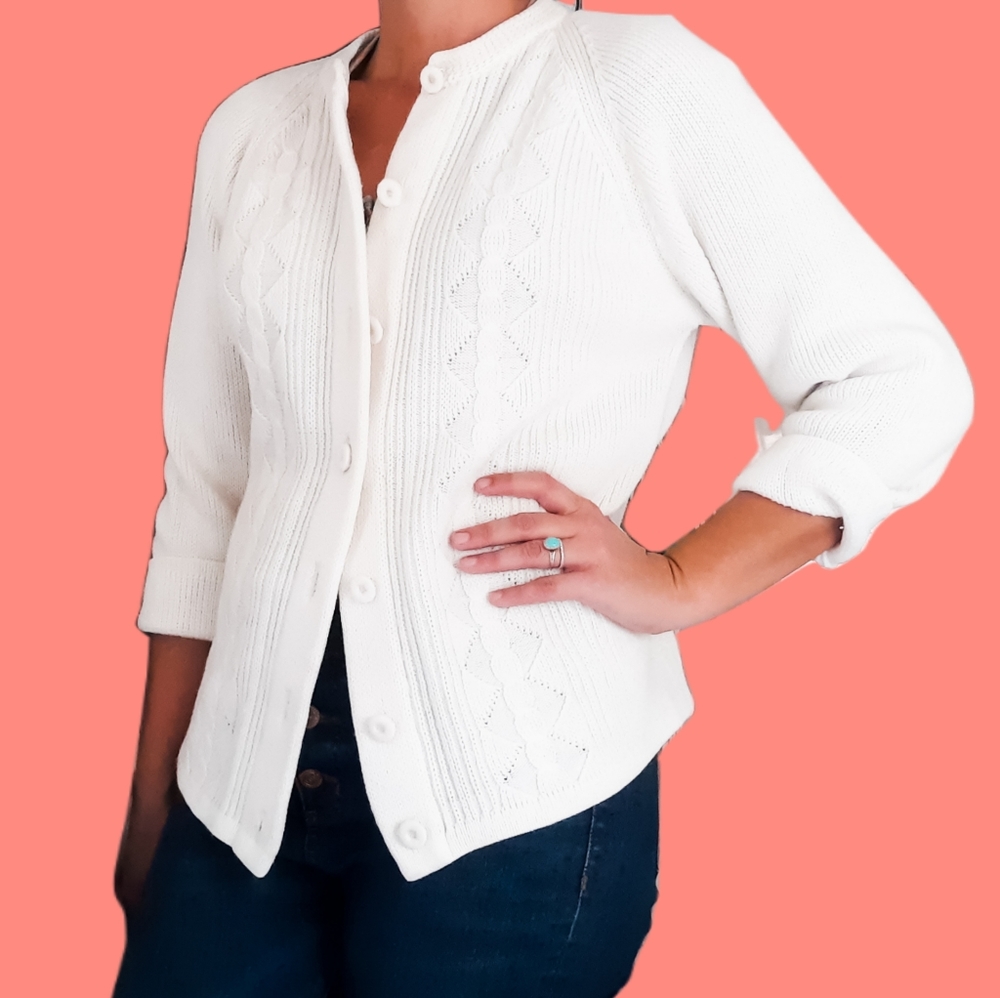 Womens Button up -front cardigan sweater Buttons are covered in cloth. 50 s ☕🍳